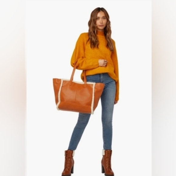 Shandee Sherpa Lug Sole Bootie MSRP $59.95 - Picture 3 of 8